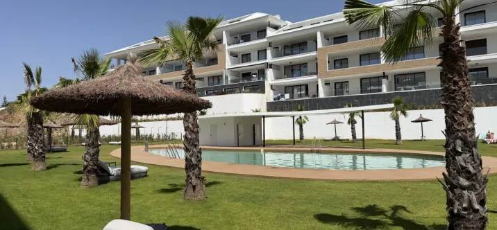 Sale of middle floor apartment in Fuengirola 4