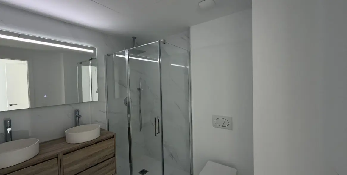 Sale of middle floor apartment in Fuengirola 9