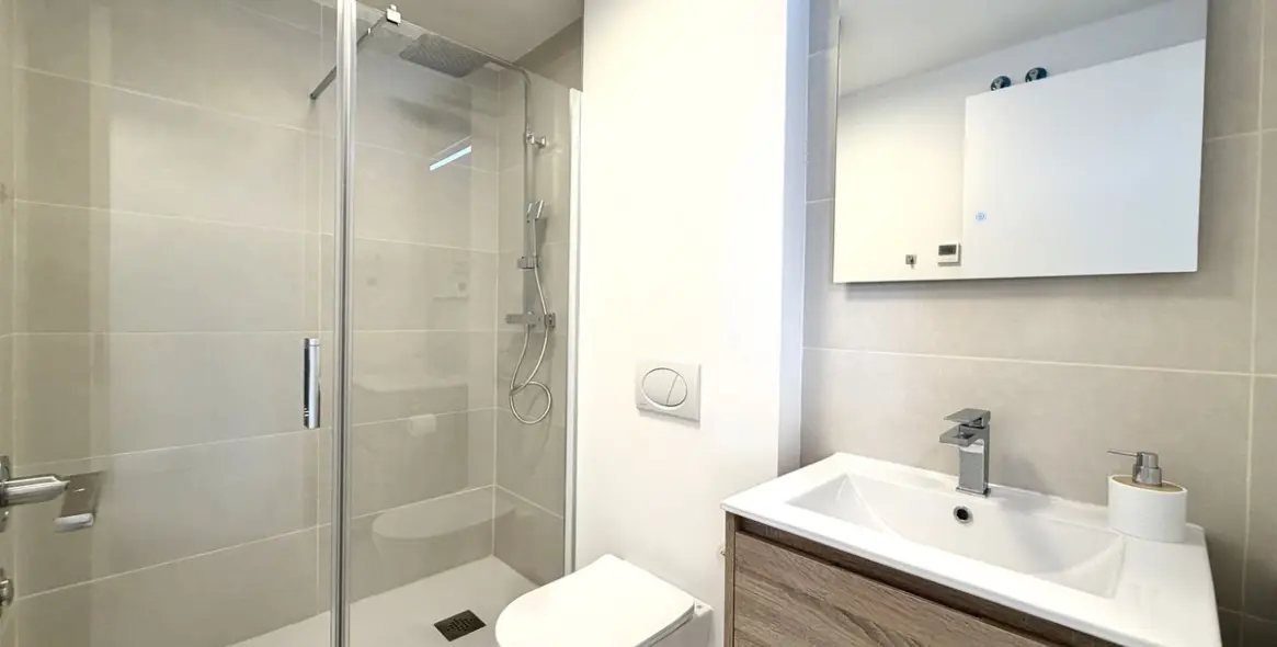 Venta de apartamento en planta media en Fuengirola 17