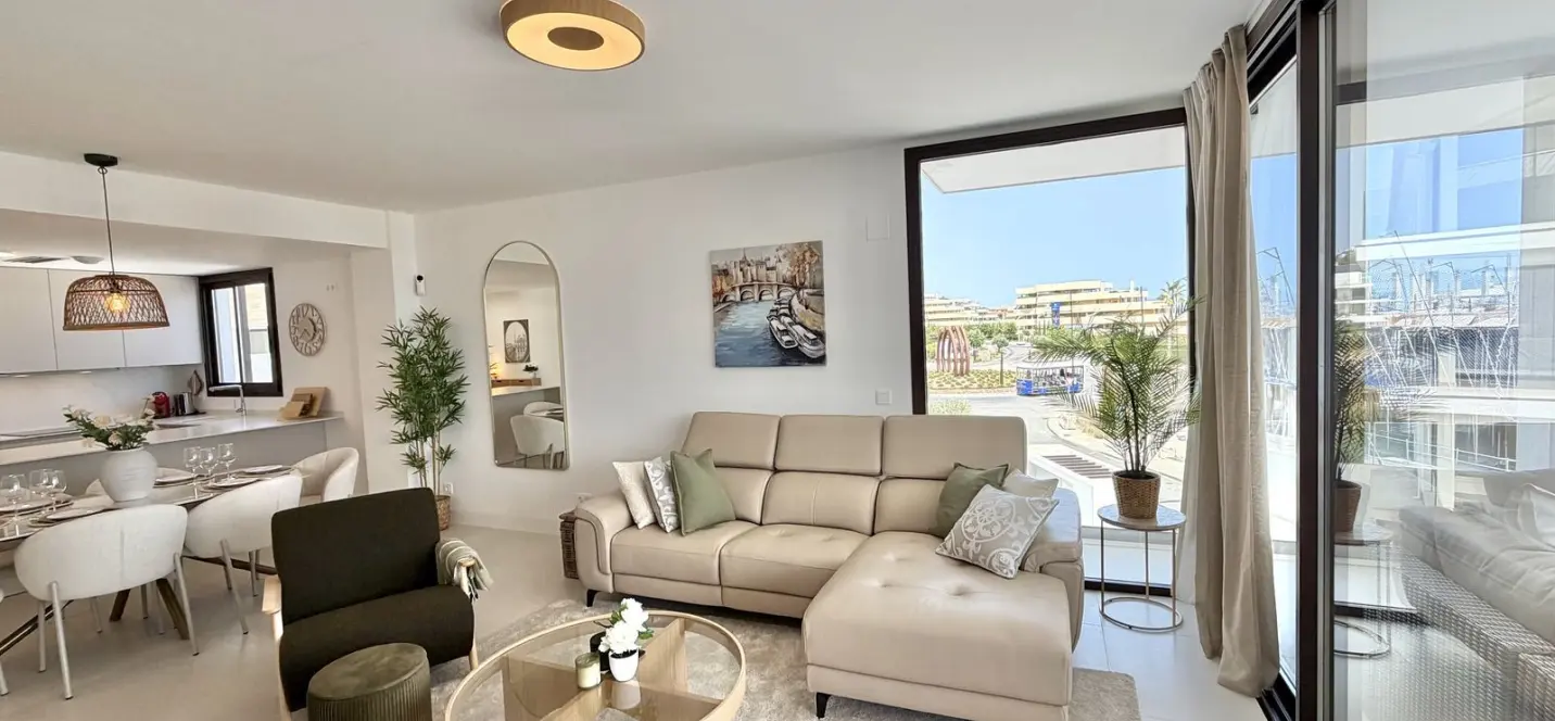 Продажа апартаментов на среднем этаже в Fuengirola 0