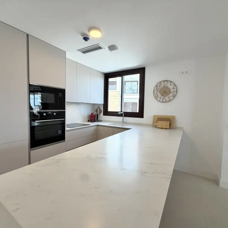 Продажа апартаментов на среднем этаже в Fuengirola