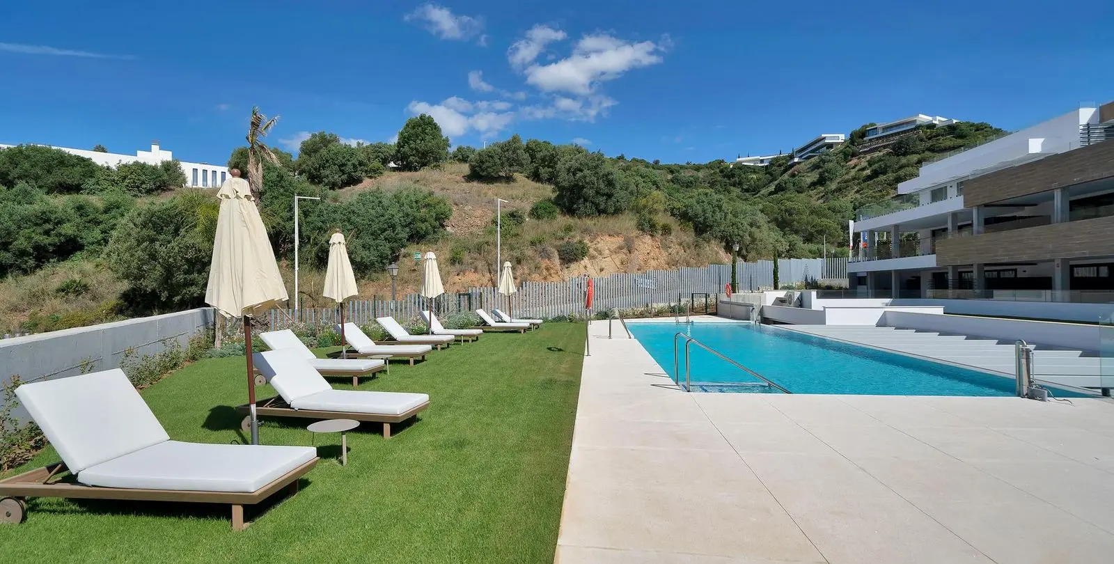 Продажа апартаментов на первом этаже в Marbella 25