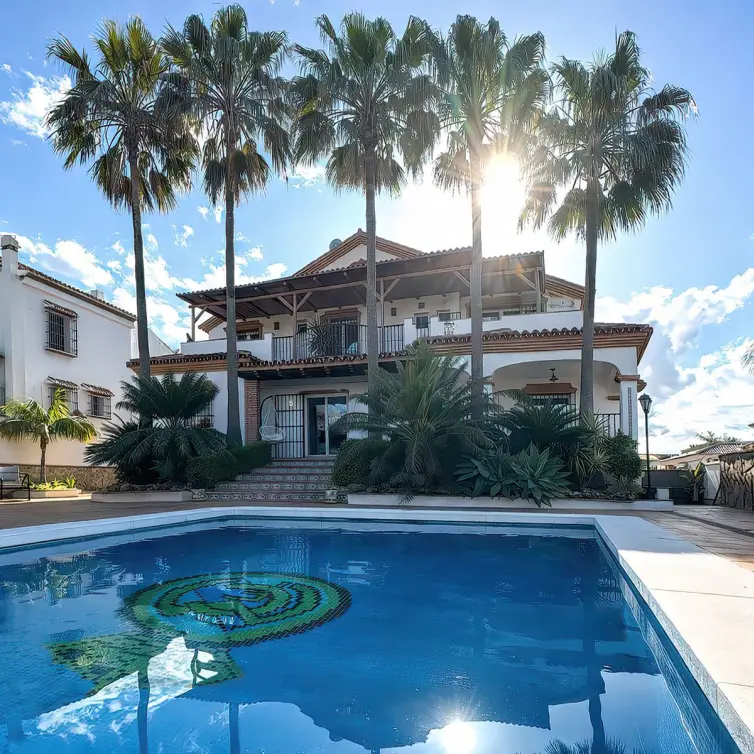 Sale of detached villa in Alhaurín el Grande