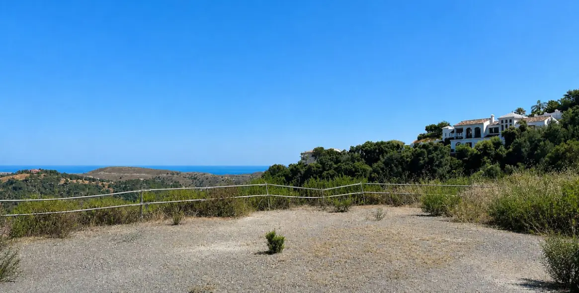 Venta de parcela residencial en Benahavís 2