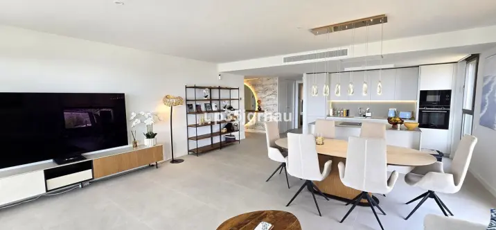 Sale of middle floor apartment in Selwo 4
