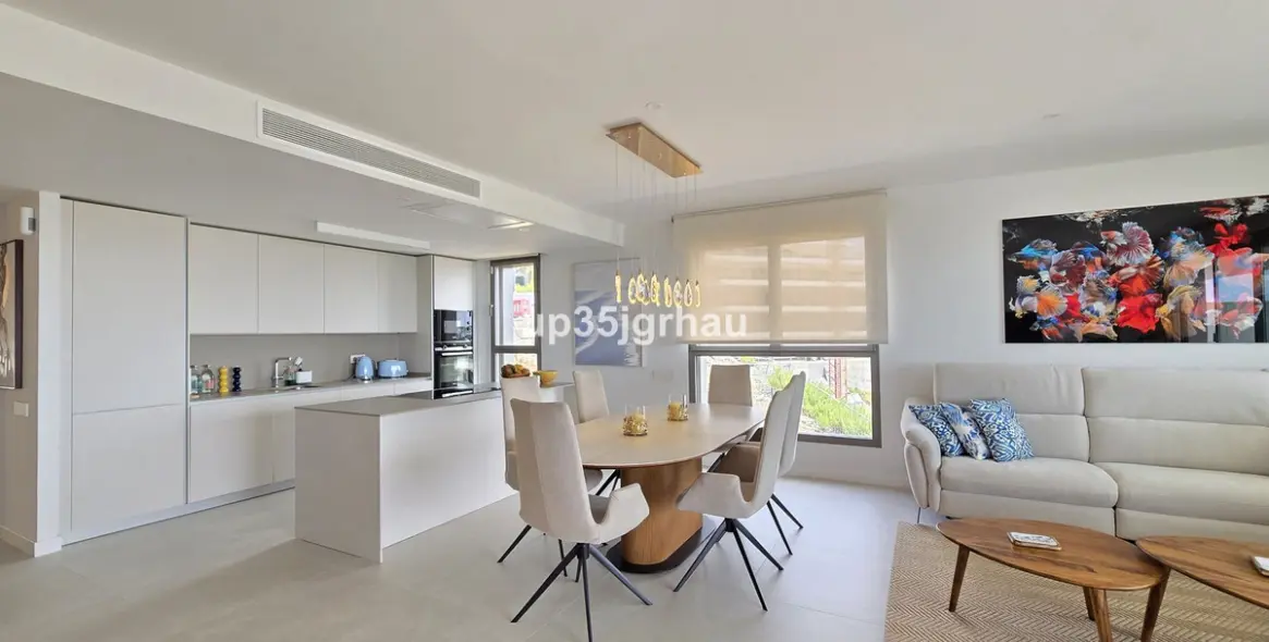 Sale of middle floor apartment in Selwo 13
