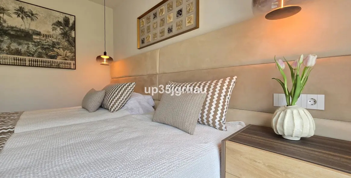 Sale of middle floor apartment in Selwo 23