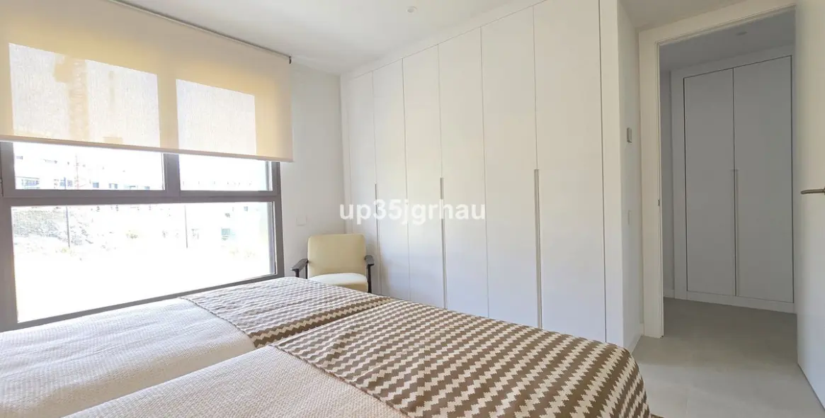 Sale of middle floor apartment in Selwo 40