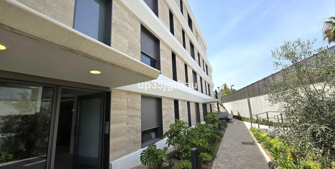 Sale of middle floor apartment in Selwo 45