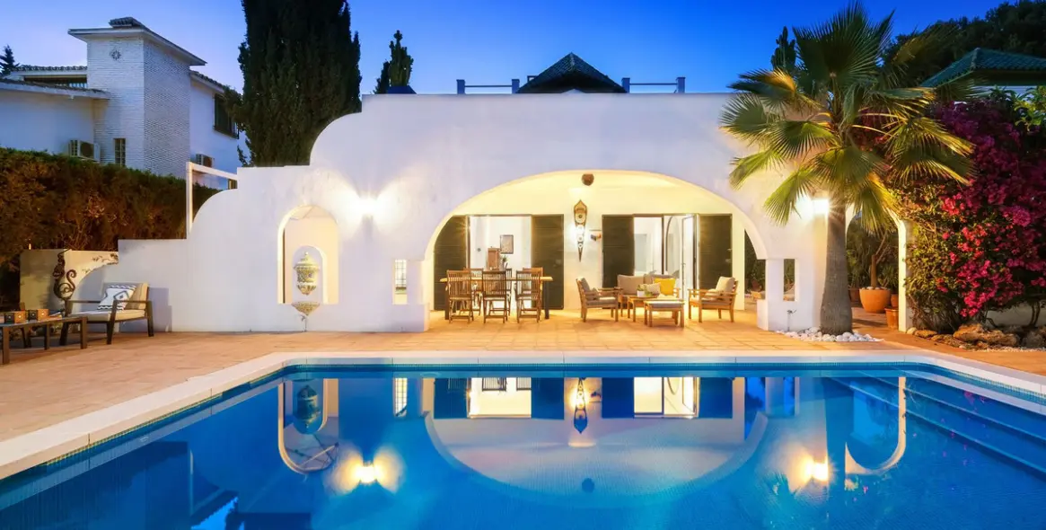 Venta de villa independiente en Marbella 1