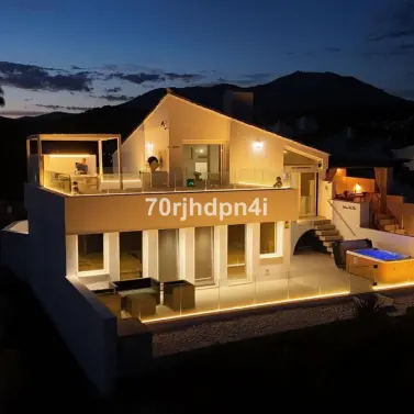 Venta de villa independiente en Estepona