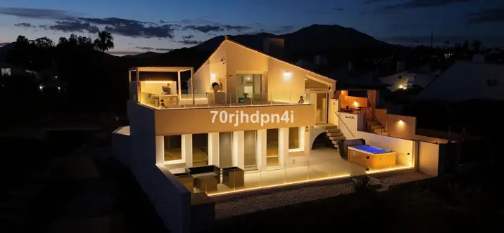 Venta de villa independiente en Estepona 2