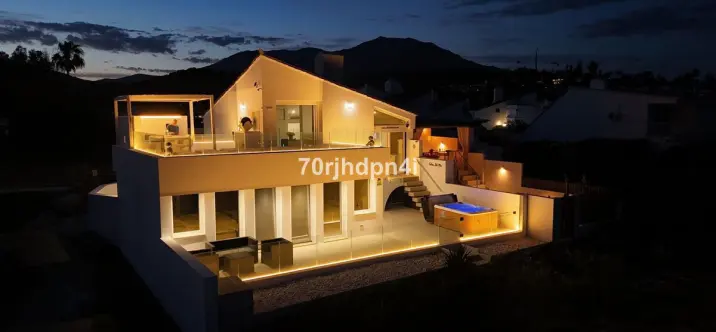 Venta de villa independiente en Estepona 4