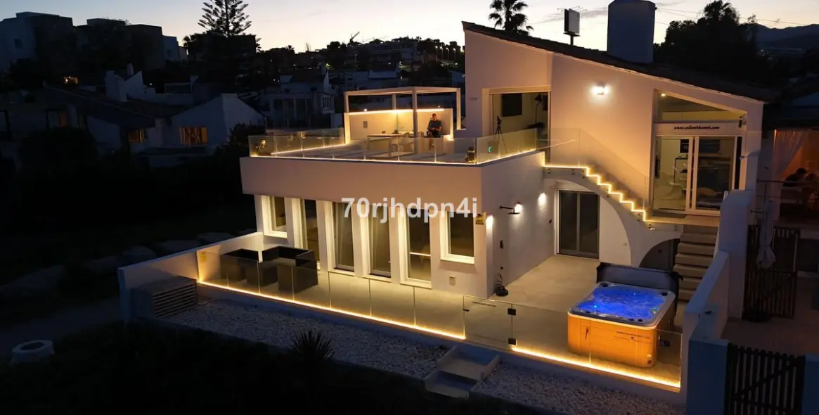Venta de villa independiente en Estepona 9
