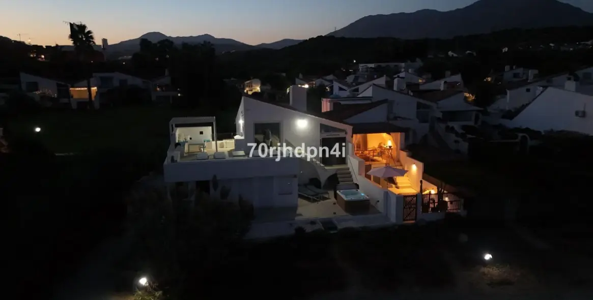 Venta de villa independiente en Estepona 11