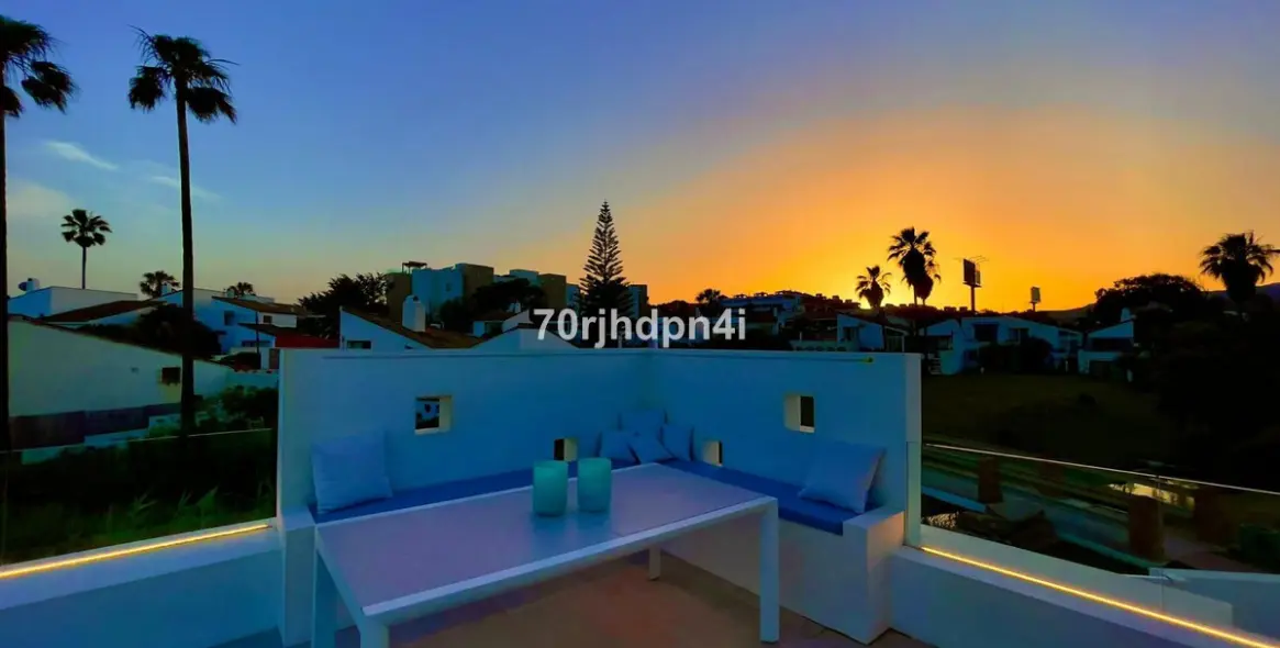 Venta de villa independiente en Estepona 17
