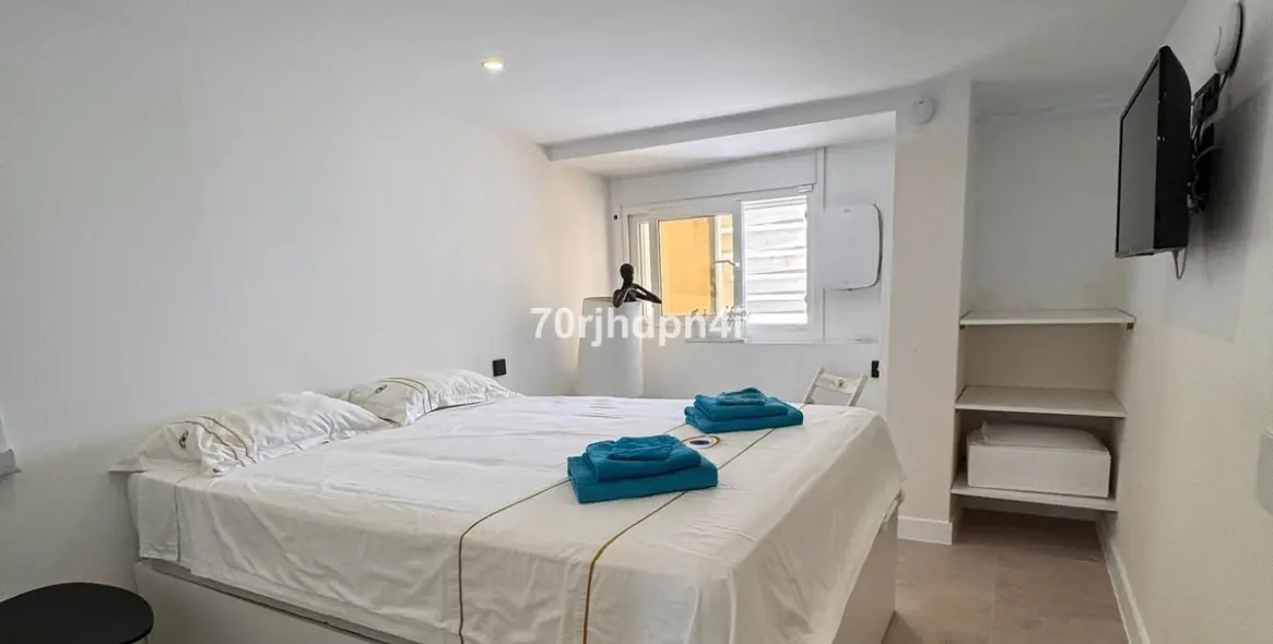 Venta de villa independiente en Estepona 25