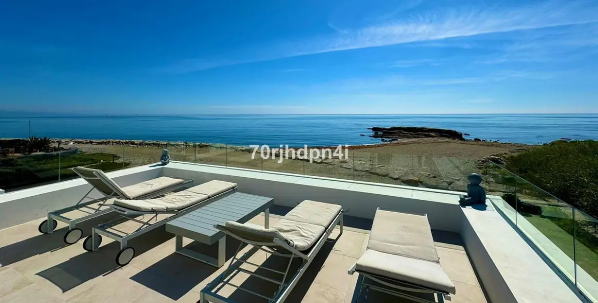 Venta de villa independiente en Estepona 30