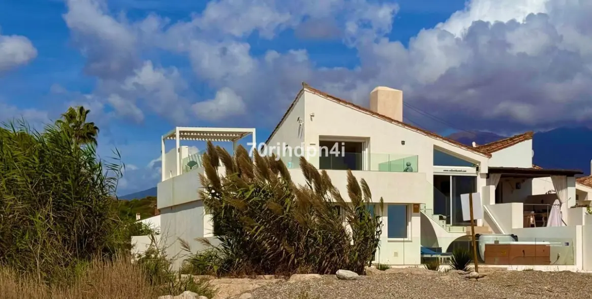 Venta de villa independiente en Estepona 63