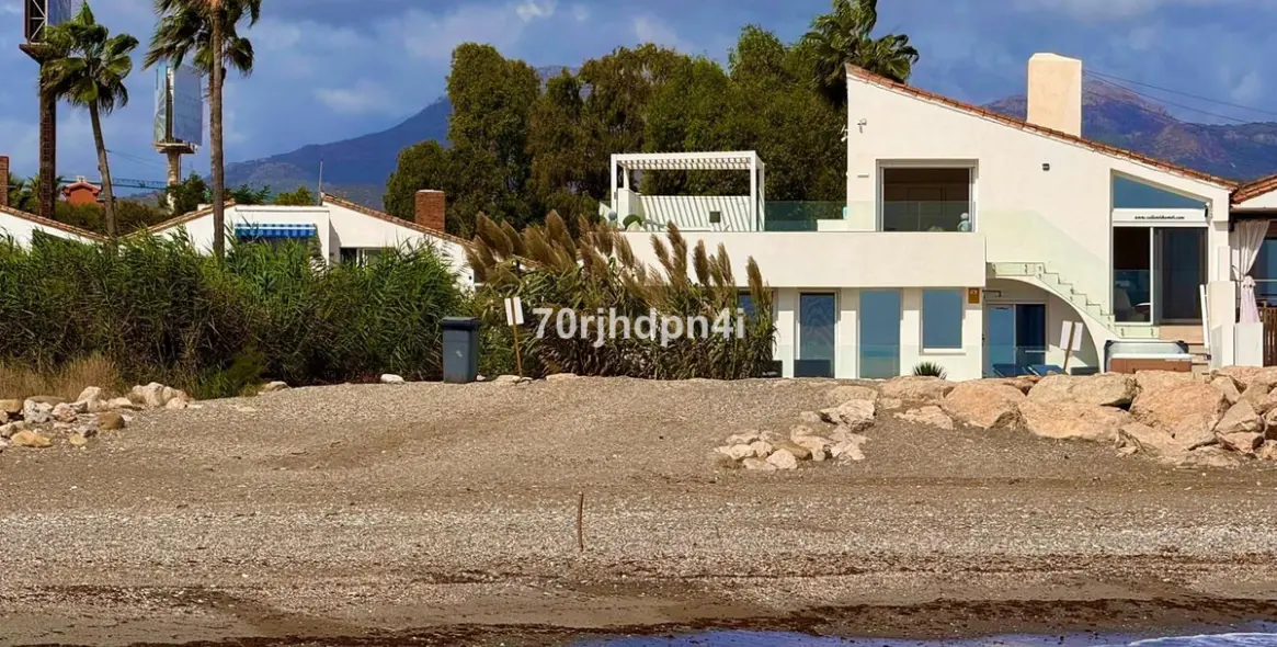 Venta de villa independiente en Estepona 80