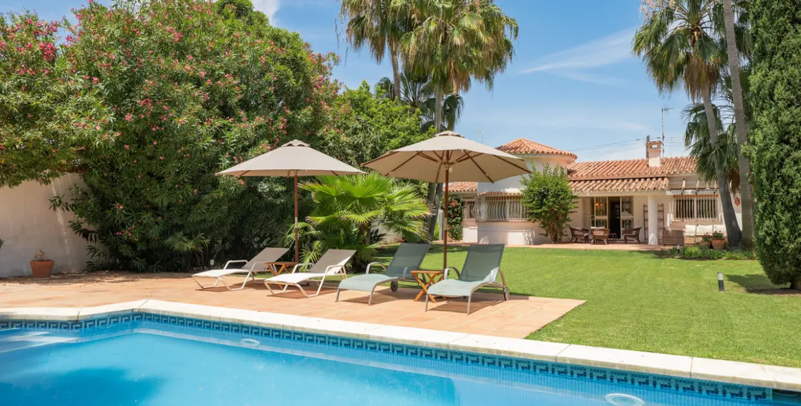 Venta de villa independiente en San Pedro de Alcántara 1