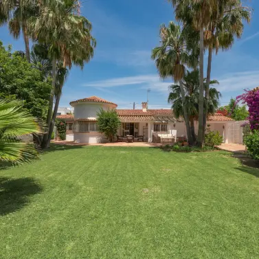 Venta de villa independiente en San Pedro de Alcántara