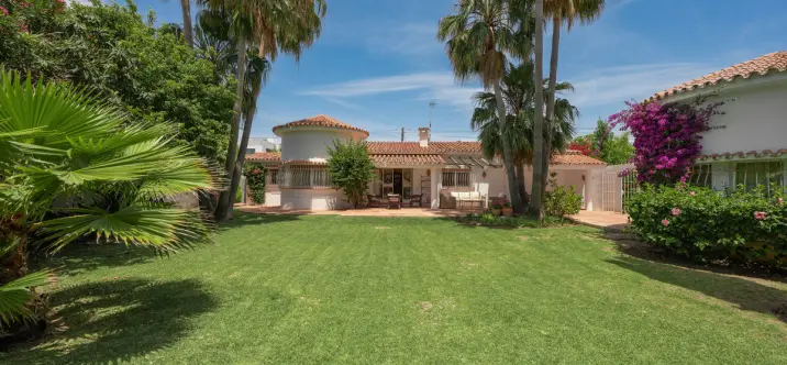 Venta de villa independiente en San Pedro de Alcántara 4
