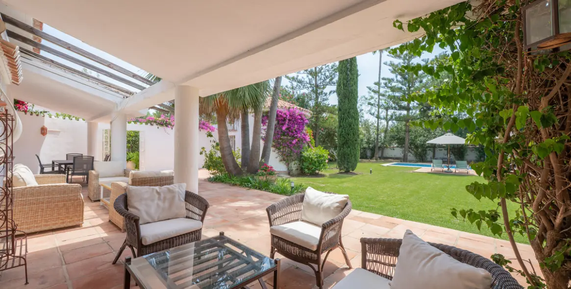 Venta de villa independiente en San Pedro de Alcántara 10