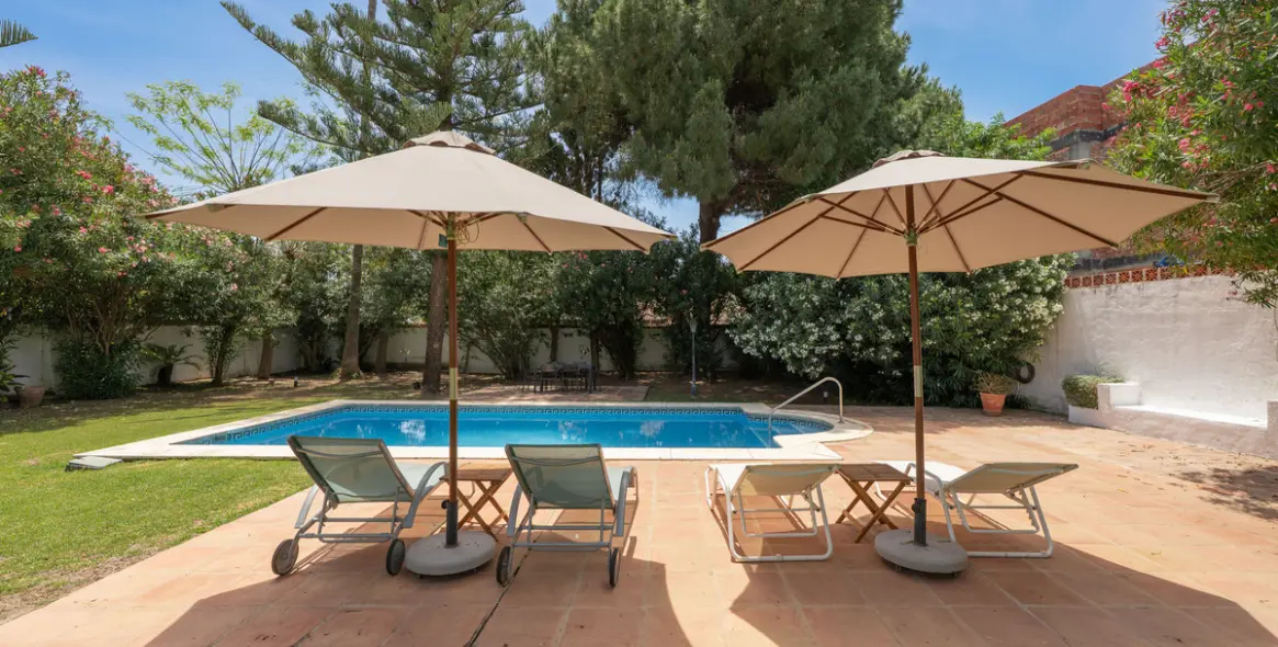 Venta de villa independiente en San Pedro de Alcántara 11