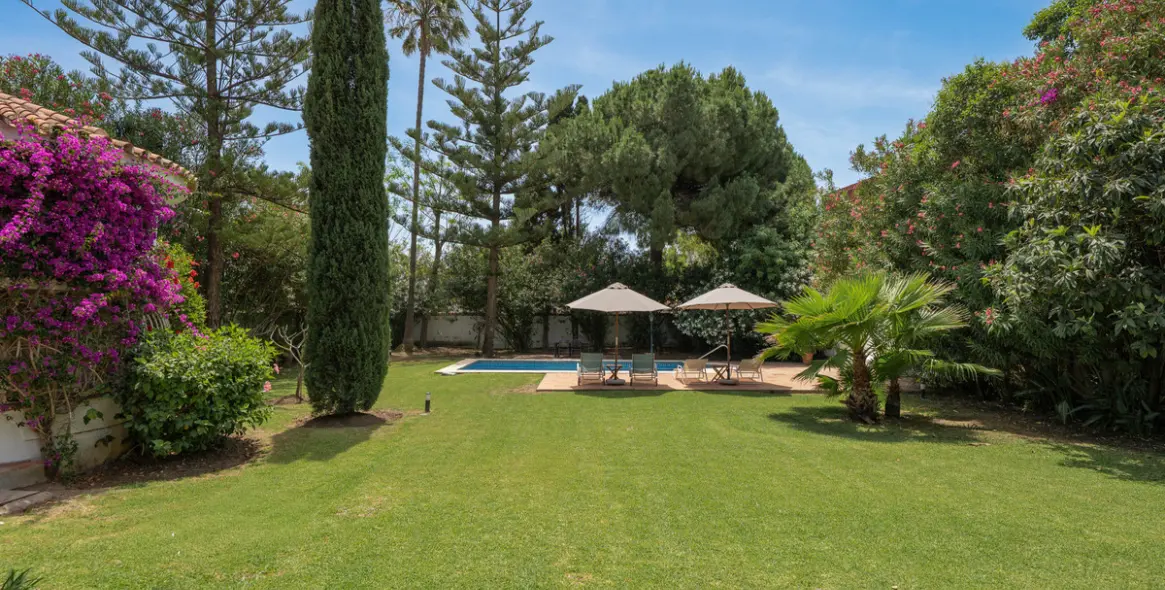 Venta de villa independiente en San Pedro de Alcántara 12