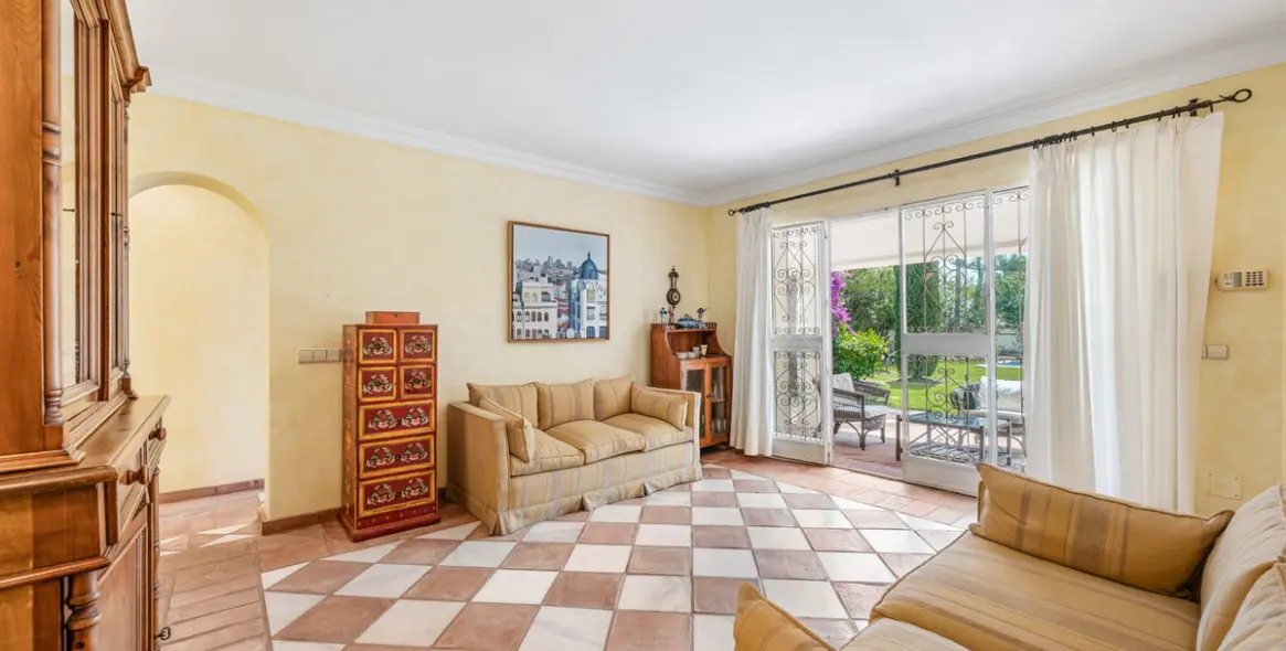 Venta de villa independiente en San Pedro de Alcántara 13