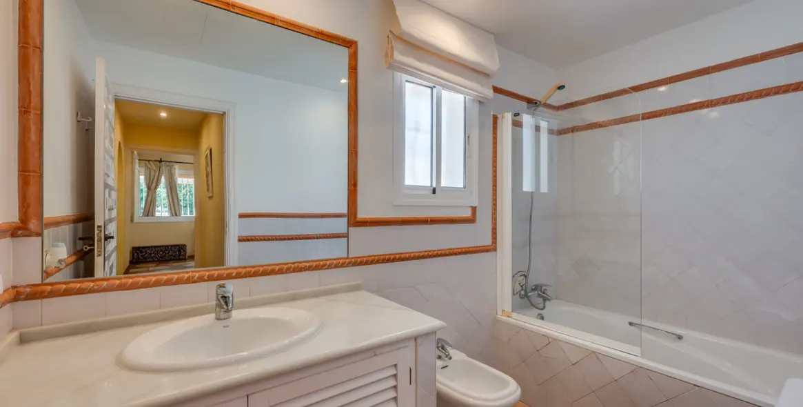 Venta de villa independiente en San Pedro de Alcántara 15