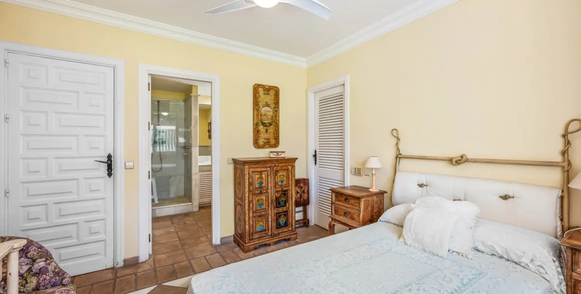 Venta de villa independiente en San Pedro de Alcántara 16
