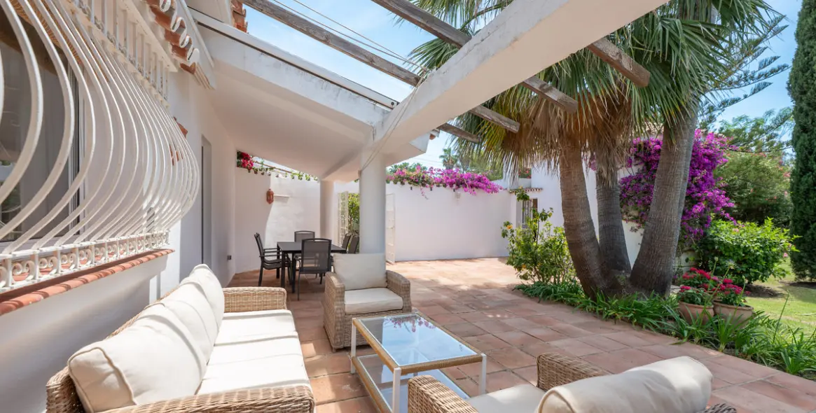 Venta de villa independiente en San Pedro de Alcántara 22