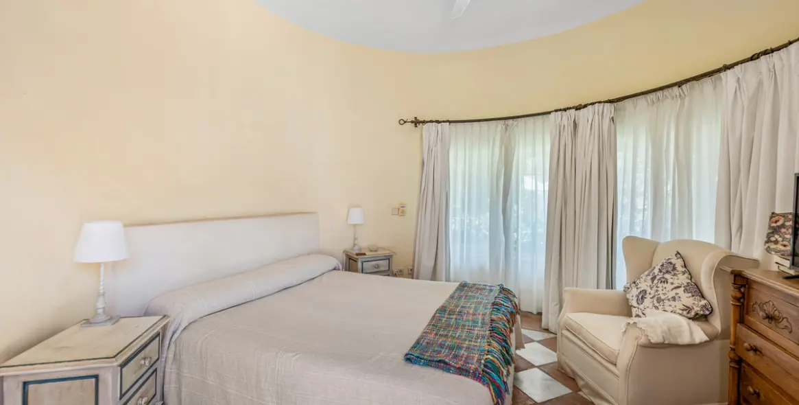 Venta de villa independiente en San Pedro de Alcántara 27