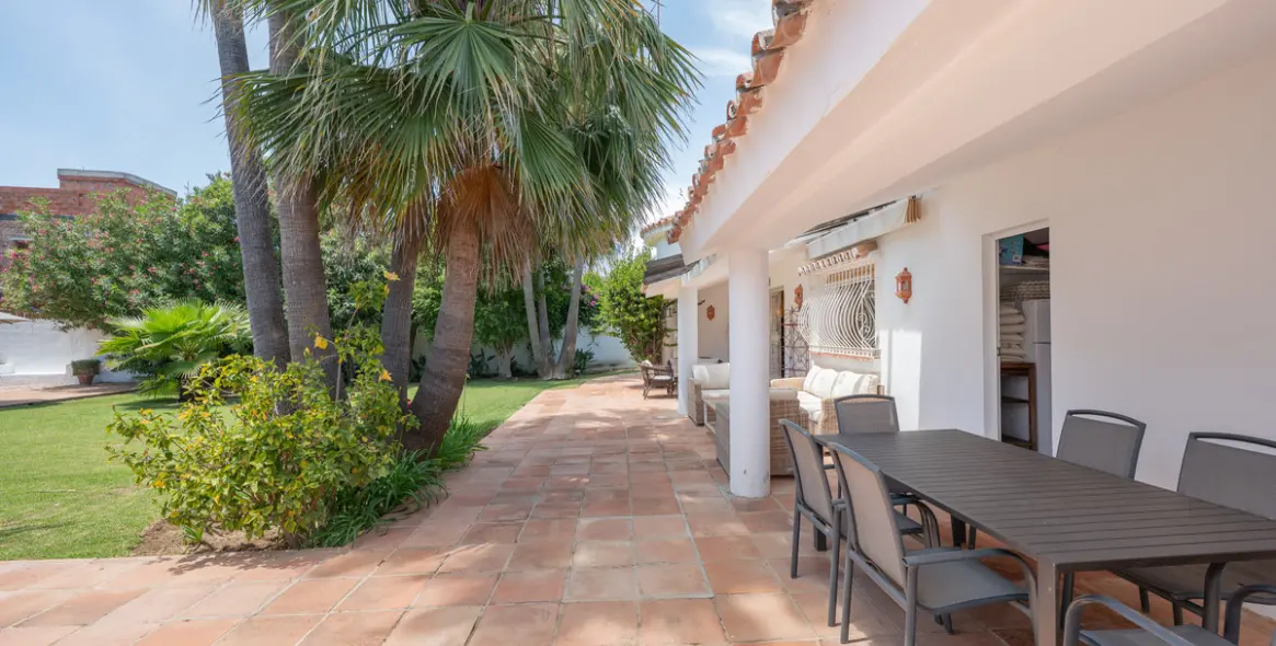Venta de villa independiente en San Pedro de Alcántara 28