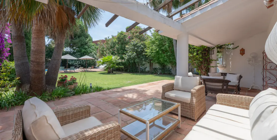 Venta de villa independiente en San Pedro de Alcántara 30