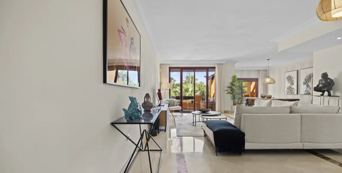 Venta de ático dúplex en San Pedro de Alcántara 9