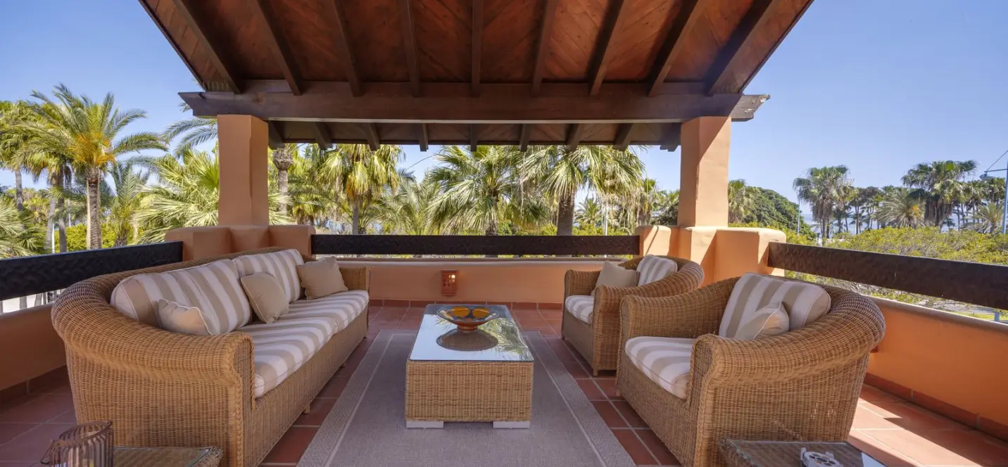 Venta de ático dúplex en San Pedro de Alcántara 2