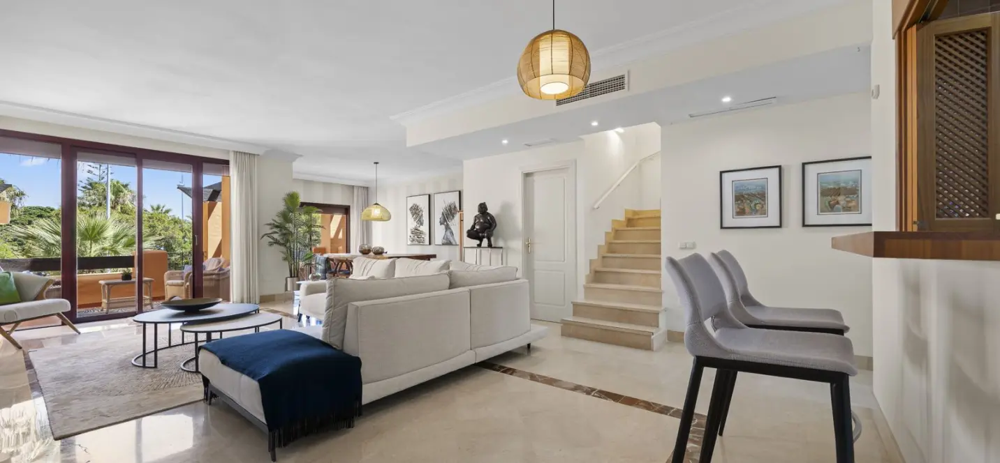 Venta de ático dúplex en San Pedro de Alcántara 3