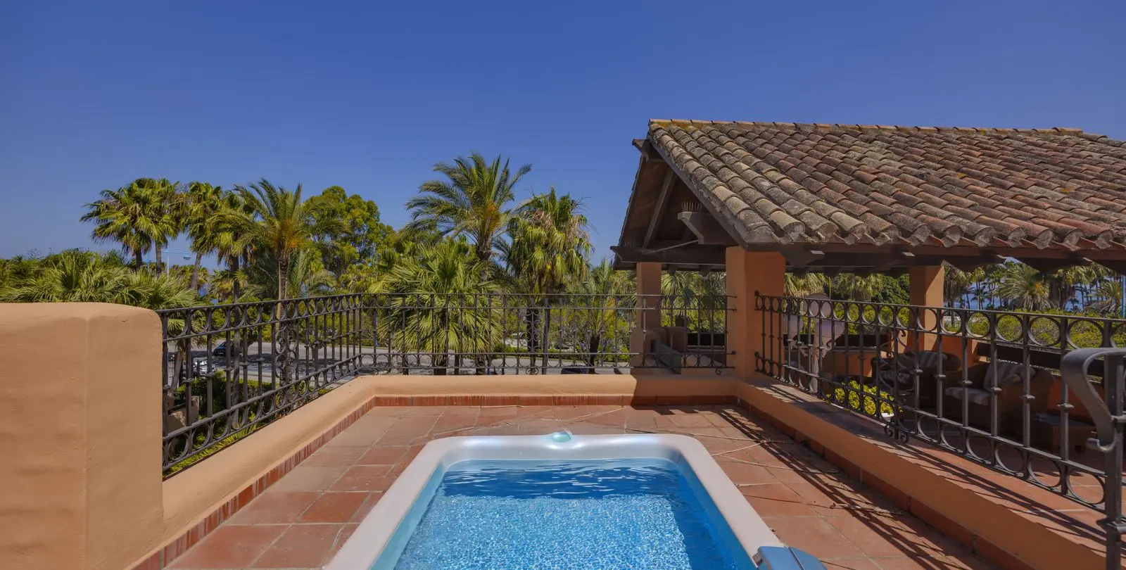 Продажа двухуровневого пентхауса в San Pedro de Alcántara 23