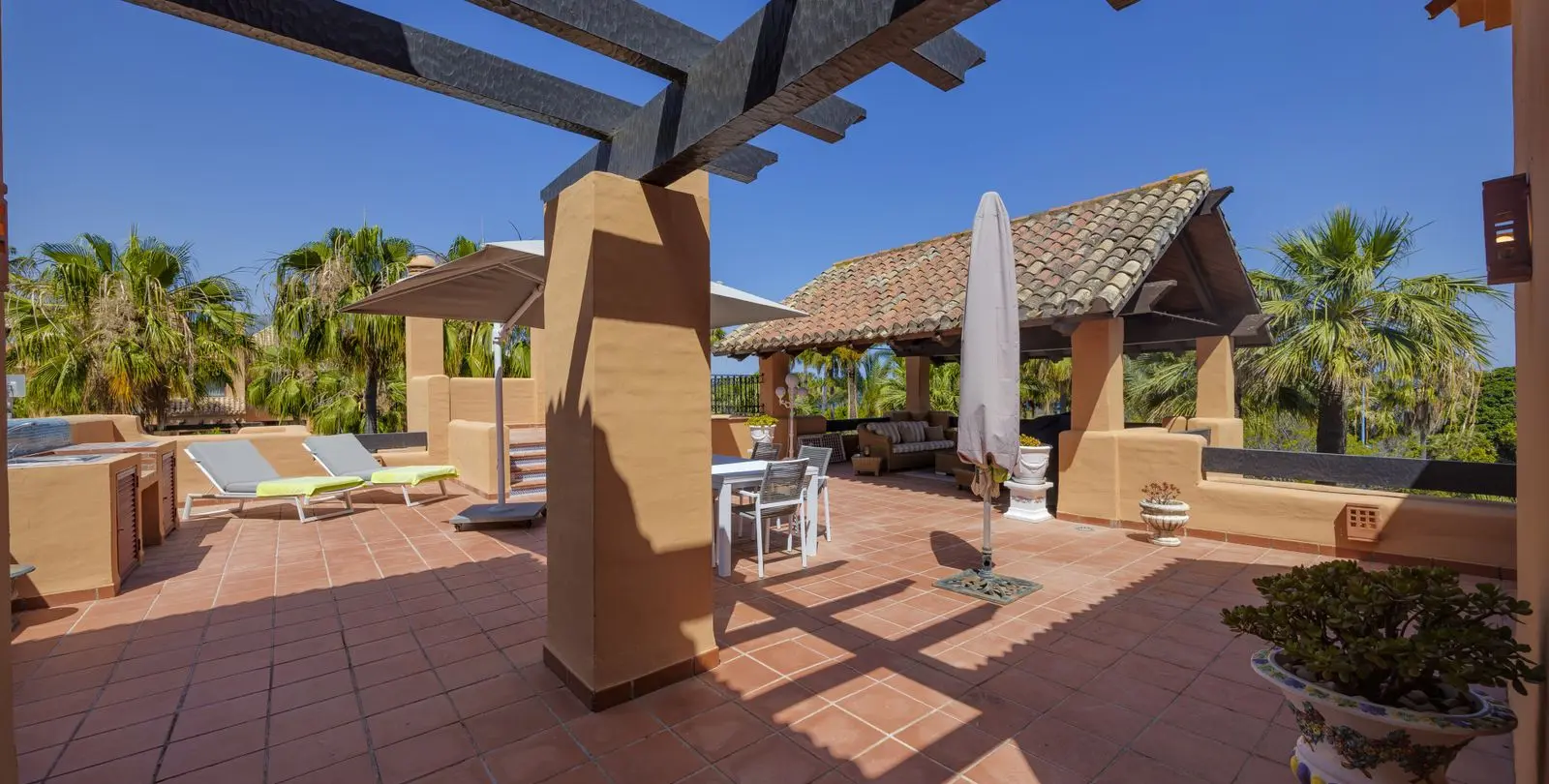Продажа двухуровневого пентхауса в San Pedro de Alcántara 26