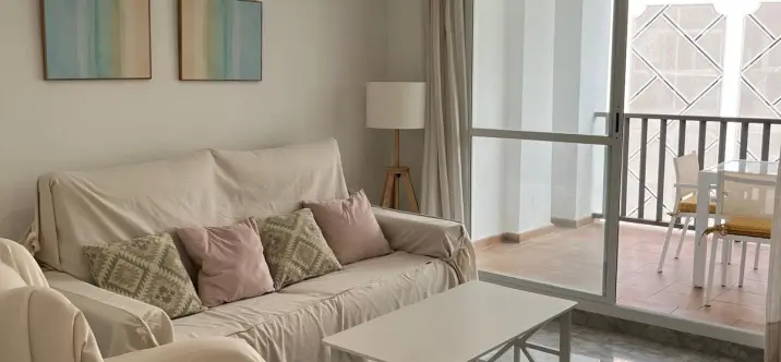 Alquiler a corto plazo de apartamento en planta media en Puerto Banús 1