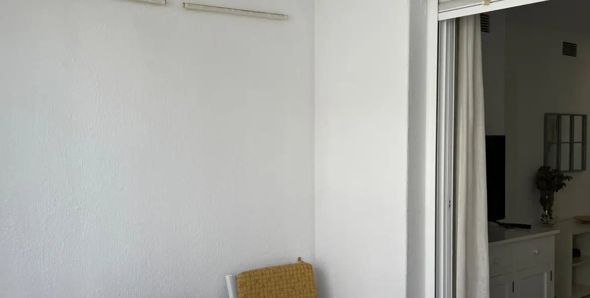 Alquiler a corto plazo de apartamento en planta media en Puerto Banús 5
