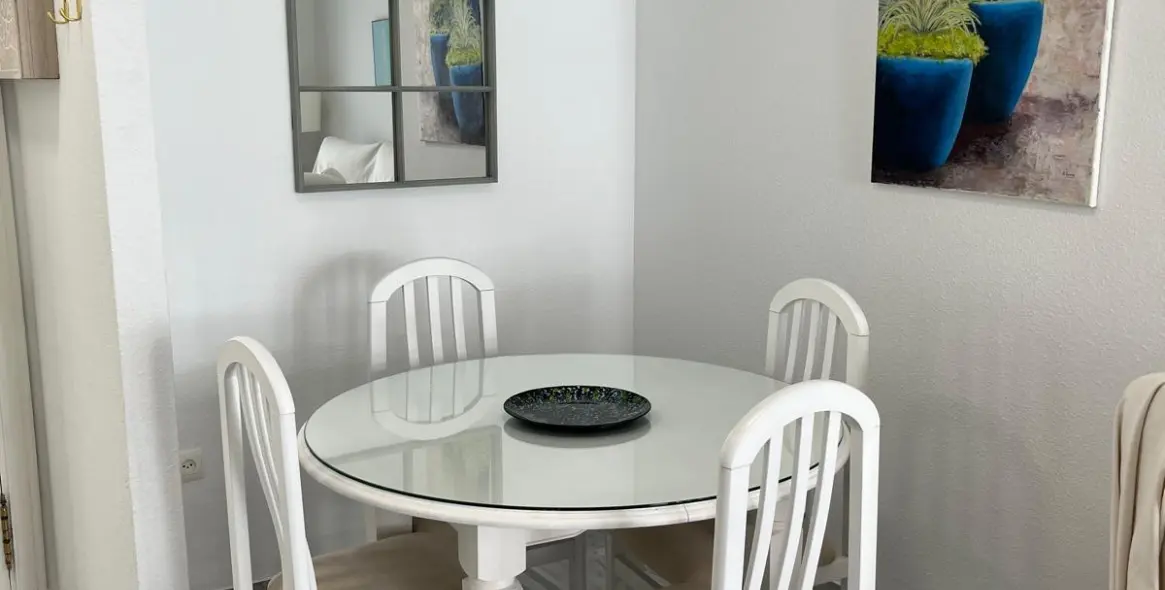 Alquiler a corto plazo de apartamento en planta media en Puerto Banús 7
