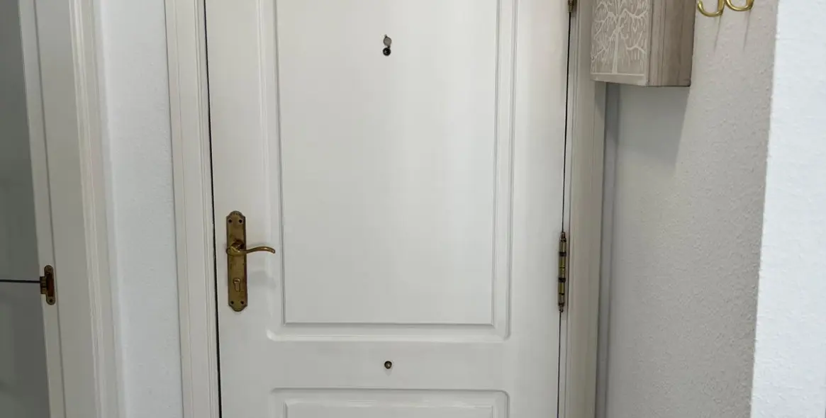 Alquiler a corto plazo de apartamento en planta media en Puerto Banús 16