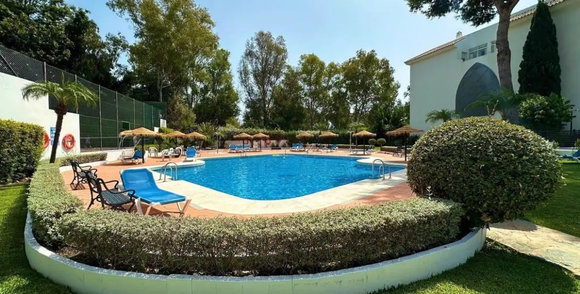 Alquiler a corto plazo de apartamento en planta media en Puerto Banús 18
