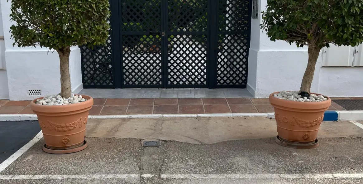 Alquiler a corto plazo de apartamento en planta media en Puerto Banús 21