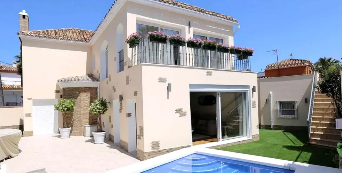 Long-term rent of detached villa in San Pedro de Alcántara 1