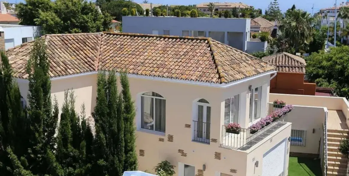Long-term rent of detached villa in San Pedro de Alcántara 14